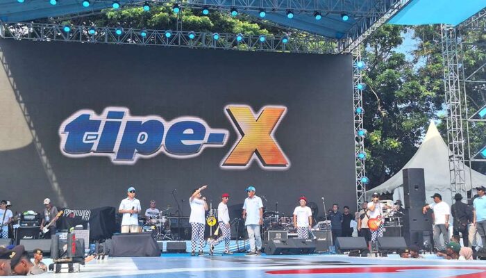 Tipe-X Hingga King Nassar Hiburan Masyarakat Kolaka Pada Kampanye Akbar ASR-Hugua