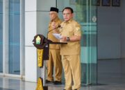 Pimpin Apel Pagi Pemprov, Pj Gubernur : Jangan Pernah Lelah Mencintai Sultra Dengan Cara Bekerja Baik