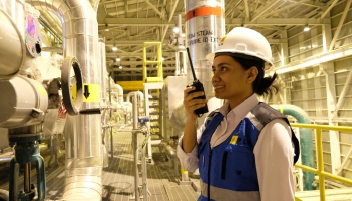 Kartini Masa Kini : Dedikasi Srikandi PLN Wujudkan Negeri Lebih Terang