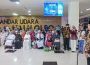 Gubernur Sultra Sambut Kedatangan Jamaah Haji Kloter 31 di Bandara Haluoleo Kendari