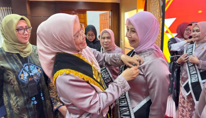 Hartini Azis Dikukuhkan jadi Bunda PAUD dan Bunda Literasi Koltim