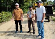 Bupati Koltim Cek Progres Pengaspalan Jalan di Desa Tasahea