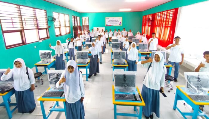 PLN Bangun Laboratorium TIK di SMKN 1 Konut, Akhiri Perjalanan 30 Kilometer Siswa dan Guru