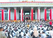 Gubernur Sultra Pimpin Apel Perdana Siswa SMKN 2 Kendari, Tegaskan Disiplin dan Cegah Tawuran