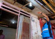 Kado HUT RI, PLN Salurkan Bantuan Pasang Listrik Gratis 2.821 Keluarga Prasejahtera di Seluruh Indonesia