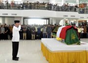Gubernur Sultra Sampaikan Duka Cita pada Pelepasan Jenazah Rektor UHO