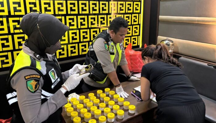 Ditresnarkoba Polda Sultra Gelar Penyuluhan dan Tes Urine Kepada Pekerja Hiburan Malam