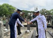 Jelang Peringatan HUT TNI ke 80 di Sultra, Personel TNI-Polri Ziarah ke TMP Watubangga