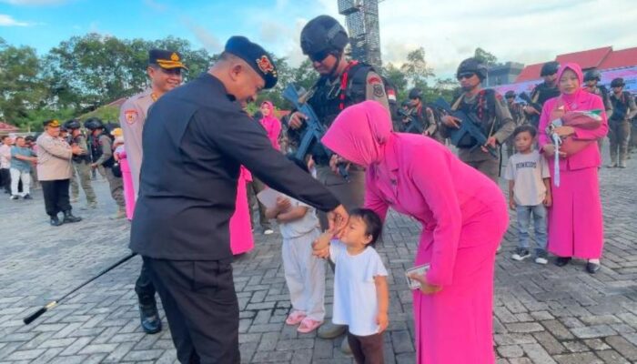 Lepas Satgas Operasi Amole II BKO Polda Papua, Kapolda Sultra: Jaga Kekompakan dan Kesehatan