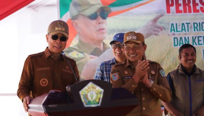 Dorong Ketahanan Pangan, Gubernur Sultra Resmikan 2 Mesin Pertanian Modern di Konawe