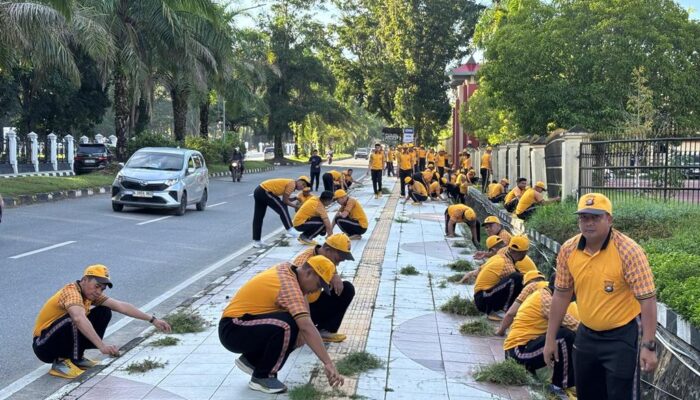 Gerak Cepat, Polda Sultra Langsung Terjunkan Seluruh Personel Bersihkan Mako Usai Arahan Presiden
