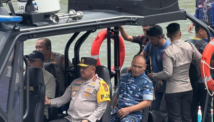 Jamin Keamanan Warga Jelang Ramadan, Kapolda Sultra dan Forkopimda Gelar Patroli Laut Besar-besaran