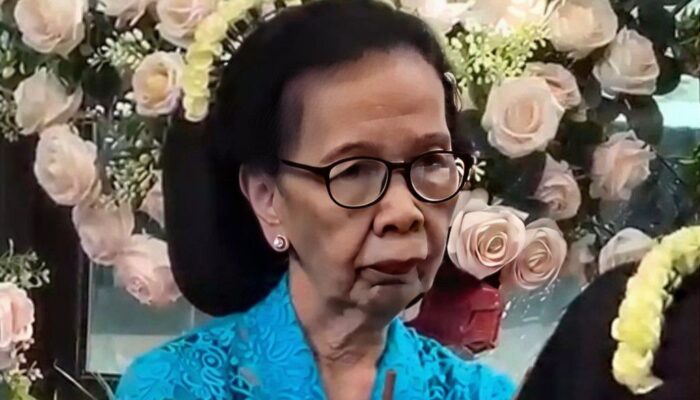 Tak Kenal Usia, Nenek 83 Tahun Pukau Penonton di Kompetisi Angklung Lawan Ribuan Peserta