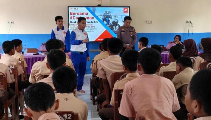 Gandeng Polres Gowa, Asmo Sulsel Edukasi Safety Riding Siswa SMPN 5 Gowa