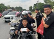 Bid Humas Polda Sultra Berbagi Takjil, Upaya Perkuat Kedekatan Polri-Warga