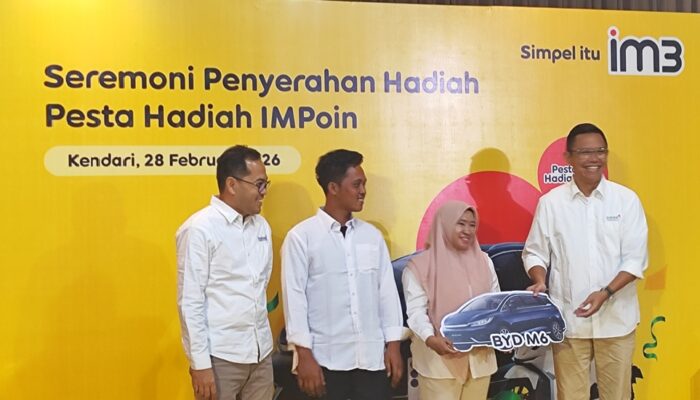 Loyalitas Berbuah Manis, Wanita Asal Koltim Boyong Mobil Listrik di IMPoin Pesta Hadiah 2025