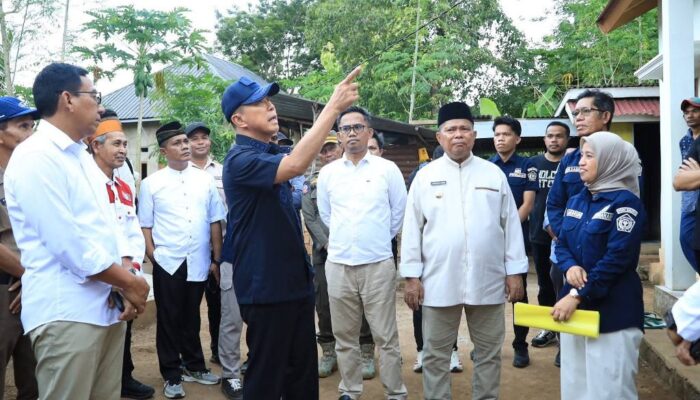 Tinjau langsung RTLH di Desa Lawela Busel, Gubernur Sultra: Bantuan Harus Tepat Sasaran