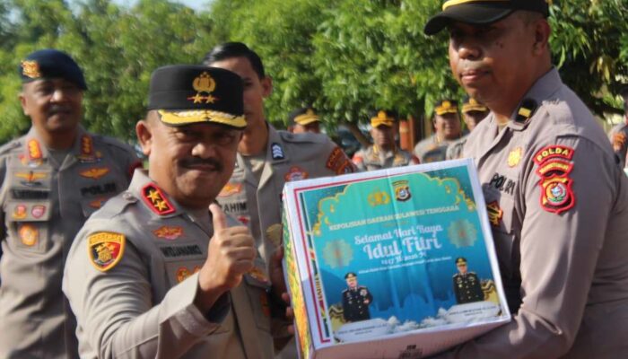 Bukan Sekadar Paket, Ini Pesan Kapolda Sultra di Balik Pembagian Bingkisan Lebaran Idulfitri