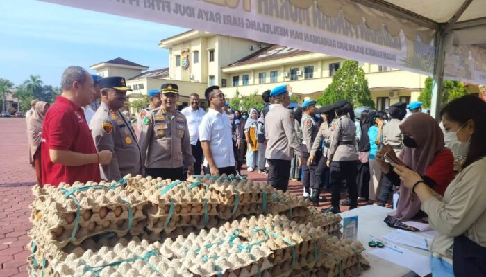 Kapolda Sultra Pantau Langsung Pasar Murah, Pastikan Warga Dapat Harga Miring