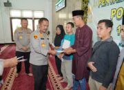 Wujud Kepedulian, Kapolda Sultra Serahkan Zakat Fitrah kepada 159 Penyandang Disabilitas dan Santri