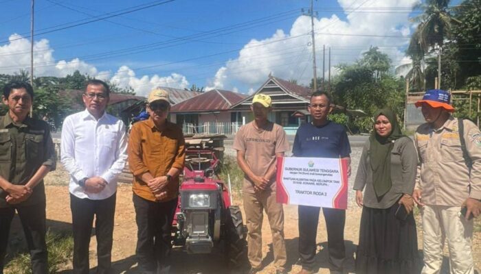 Wujudkan Kedaulatan Pangan, Gubernur ASR Salurkan Ratusan Traktor dari Kementan