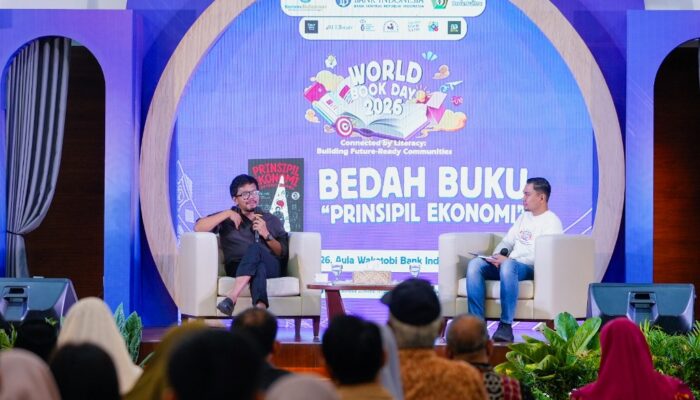 Wujudkan Masyarakat Cerdas Finansial, BI Sultra Bedah Buku Prinsipil Ekonomi di Puncak World Book Day 2026