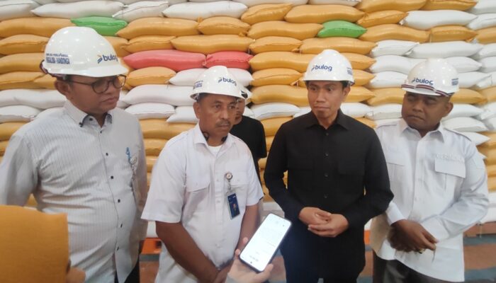 Cek Gudang Bulog Sultra, Bahtra Banong Pastikan Ketahanan Pangan Jadi Prioritas
