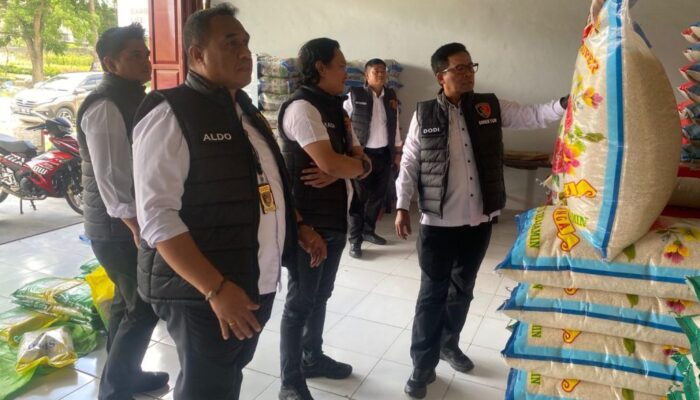 Pantau Pasar Mandonga, Satgas Saber Polda Sultra Pastikan Pasokan Sembako Aman