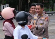 Ramadan Penuh Berkah, Tiga Satker Polda Sultra Serentak Bagikan Takjil
