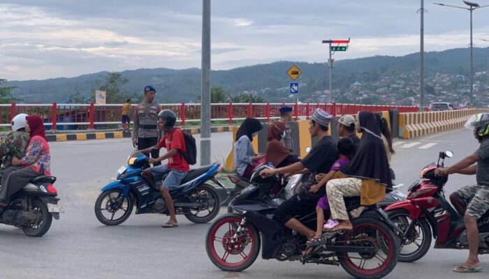 Jelang Berbuka Puasa Ditpolairud Polda Sultra Gelar Patroli Kryd di Jembatan Teluk Kendari