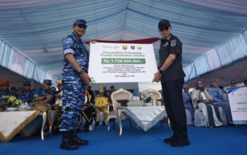 HUT Sultra ke-62: Perpaduan Adrenalin Terjun Payung dan Kepedulian Sosial