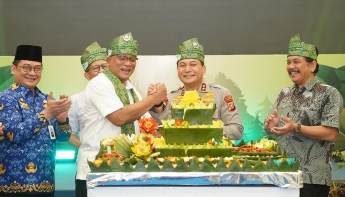 Kunker ke Mapolda Riau, Menteri Lingkungan Hidup Dorong Green Policing Diadopsi Nasional