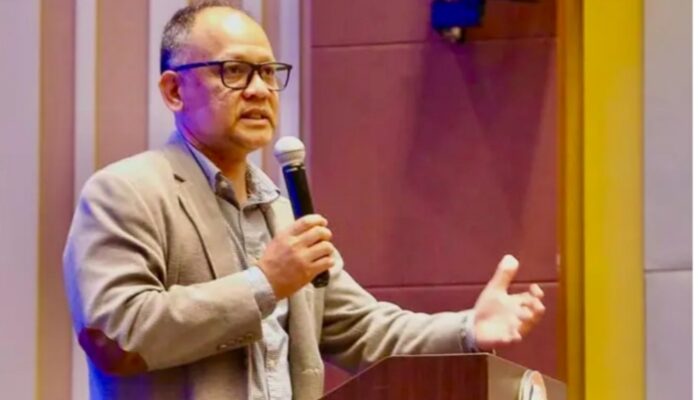 Dirjen Dikti Resmi Jabat Plh Rektor UHO, Gantikan Dr. Herman Selama Cuti Haji