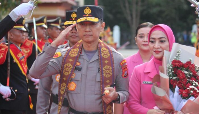 Pimpin Welcome Parade, Kapolda Sultra Beri Instruksi Tegas Soal Soliditas Personel