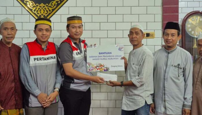 Pertamina Patra Niaga Sulawesi Salurkan Santunan di Ujung Tanah, Sasar Masjid dan Panti Asuhan