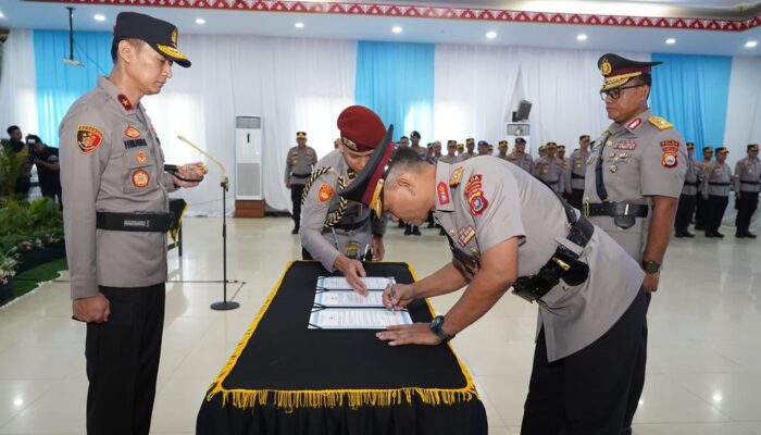 Pimpin Sertijab, Kapolda Sultra Sebut Kehadiran Wakapolda Baru Bawa Energi Segar