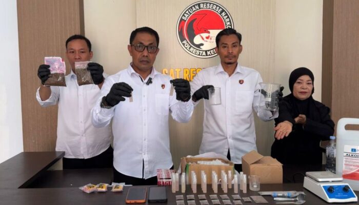 Polresta Kendari Bongkar Industri Rumahan Tembakau Sintesis di Kawasan Perumahan, 2 Tersangka dan BB Diamankan