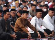 Momen Hangat Kapolda Sultra Salat Idul Adha Bareng Masyarakat di Lapangan Presisi