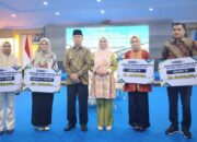 Komitmen Genjot SDM, Pemprov Sultra-Yayasan Asmar Abadi Salurkan Beasiswa 150 Mahasiswa