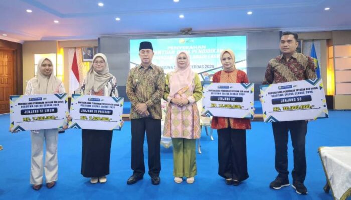 Komitmen Genjot SDM, Pemprov Sultra-Yayasan Asmar Abadi Salurkan Beasiswa 150 Mahasiswa
