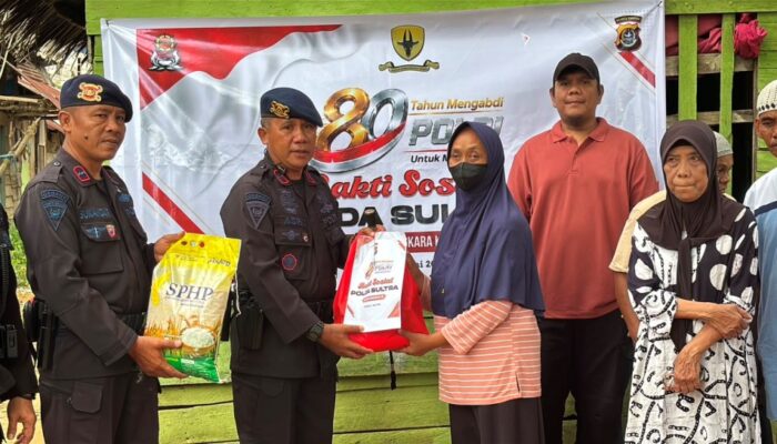 HUT Bhayangkara ke-80, Detasemen Gegana Brimob Sultra Berbagi Sembako di Kampung Pemulung Kendari