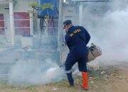 Waspada DBD Pasca-Banjir, Bid Dokkes Polda Sultra Sisir dan Obati Warga Lepo-Lepo