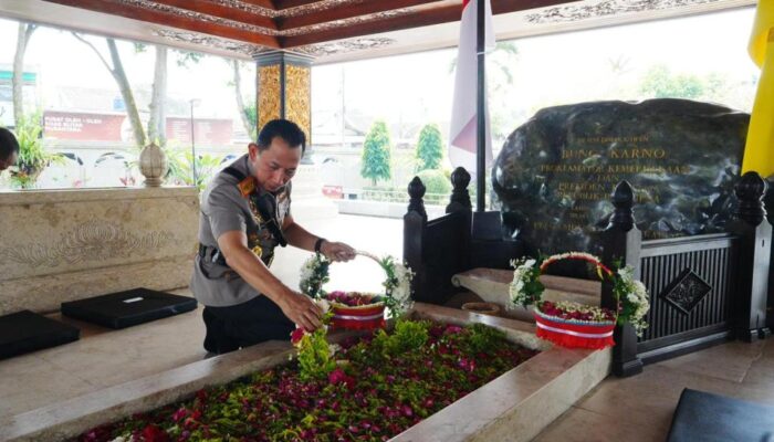 Hari Bhayangkara ke-80: Kapolri Ziarah ke Makam Presiden Terdahulu, Refleksi Nilai Kebangsaan