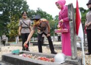Hari Bhayangkara ke-80: Kapolda Sultra Pimpin Ziarah Khidmat dan Tabur Bunga di TMP Watubangga