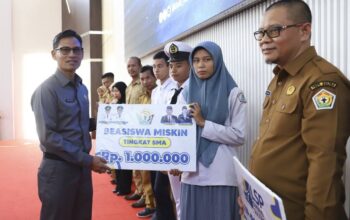 Pemprov Sultra Mulai Salurkan Beasiswa untuk 3.500 Siswa Kurang Mampu