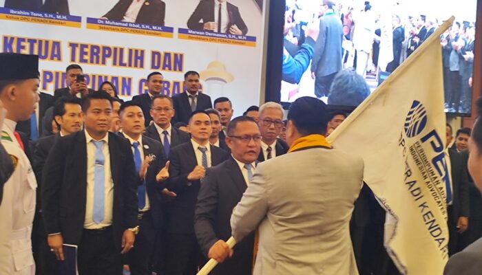 Lantik DPC Peradi Kendari, Otto Hasibuan Tegaskan Kembali Marwah dan Integritas Advokat
