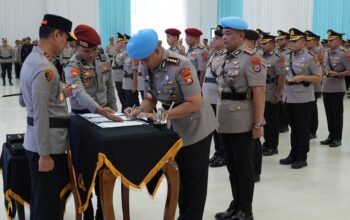 Gelombang Mutasi Besar-besaran di Polda Sultra, Kapolda Pimpin Sertijab PJU dan 5 Kapolres