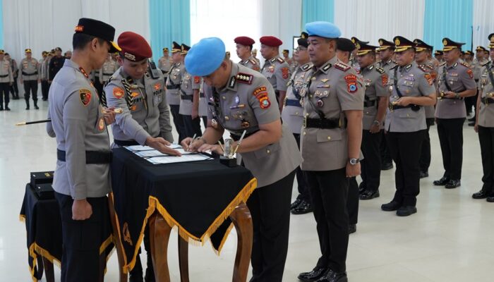 Gelombang Mutasi Besar-besaran di Polda Sultra, Kapolda Pimpin Sertijab PJU dan 5 Kapolres