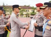 Kapolda Sultra Apresiasi 18 Personel Berprestasi, Ingatkan Pelayanan Terbaik untuk Masyarakat