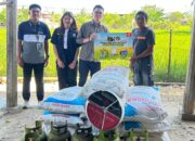 Bantu Petani Terdampak Kekeringan di Sidrap, Asmo Sulsel-FIFGroup Salurkan 500 Kg Pupuk dan 100 Meter Selang